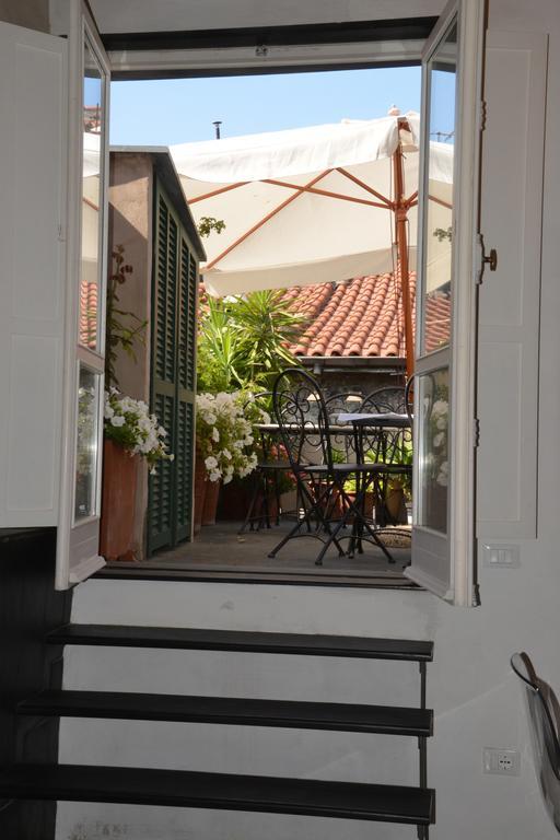 La Terrazza Di Vico Olivi B&B Ventimiglia Kültér fotó