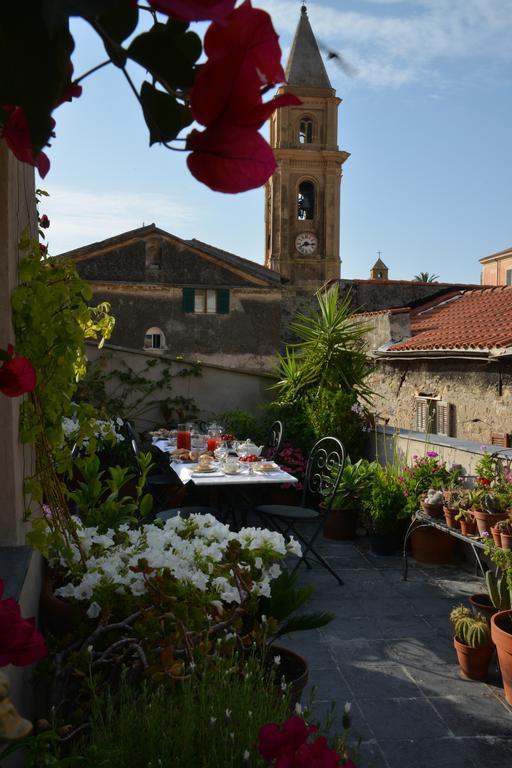 La Terrazza Di Vico Olivi B&B Ventimiglia Kültér fotó